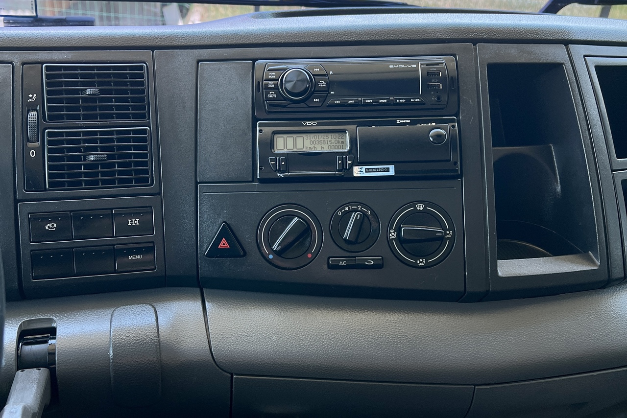 Volkswagen 26-260 8x4 4-Eixos - 22/23 13