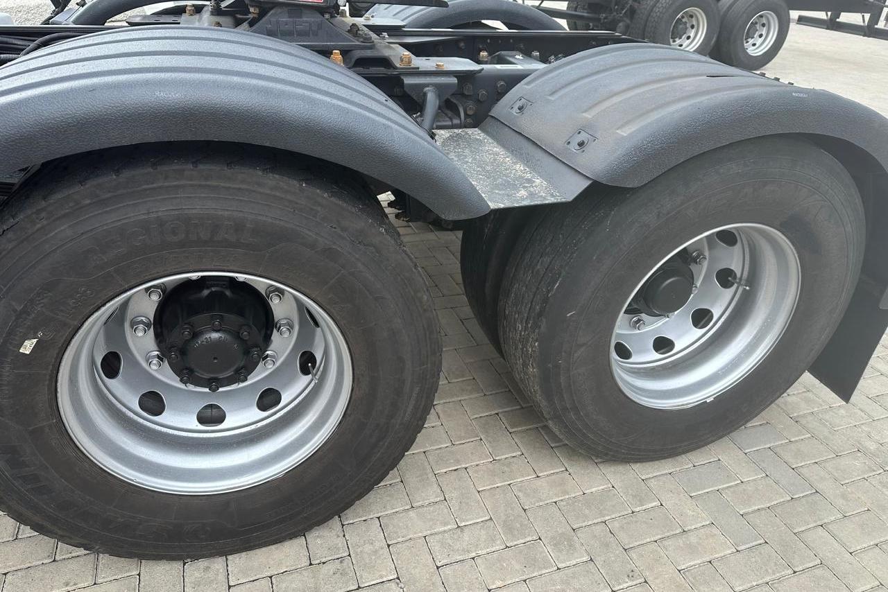 Volkswagen 25-360 6x2 Constellation - 22/23 3