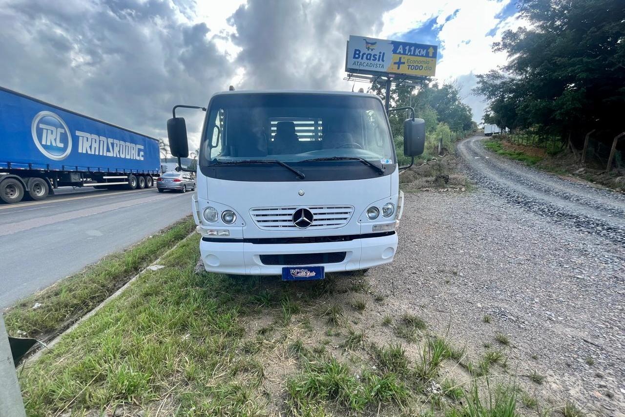 Mercedes Benz Accelo 715 - 06/06 3