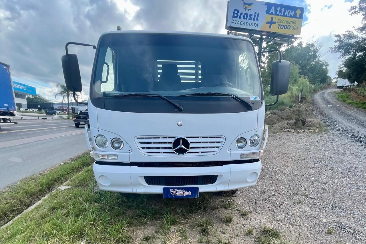 Mercedes Benz Accelo 715 - 06/06 4