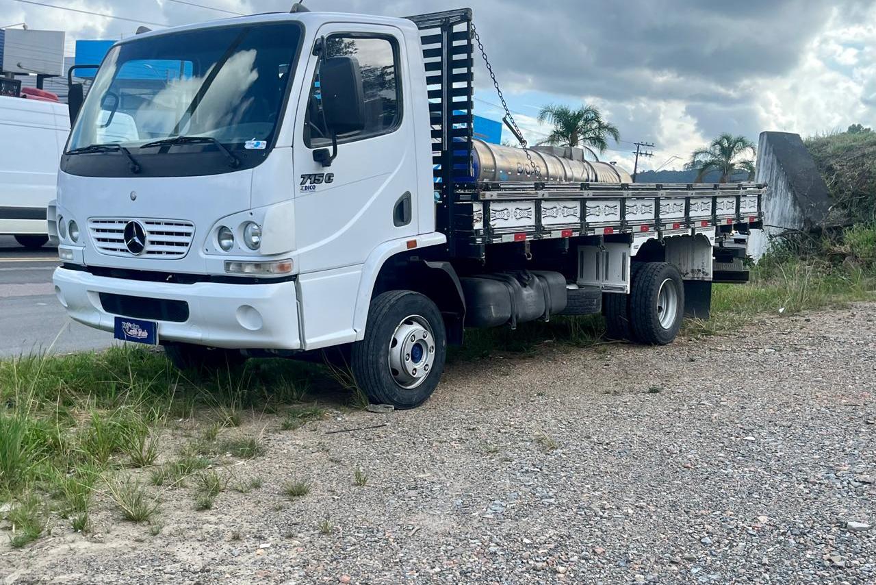 Mercedes Benz Accelo 715 - 06/06 5