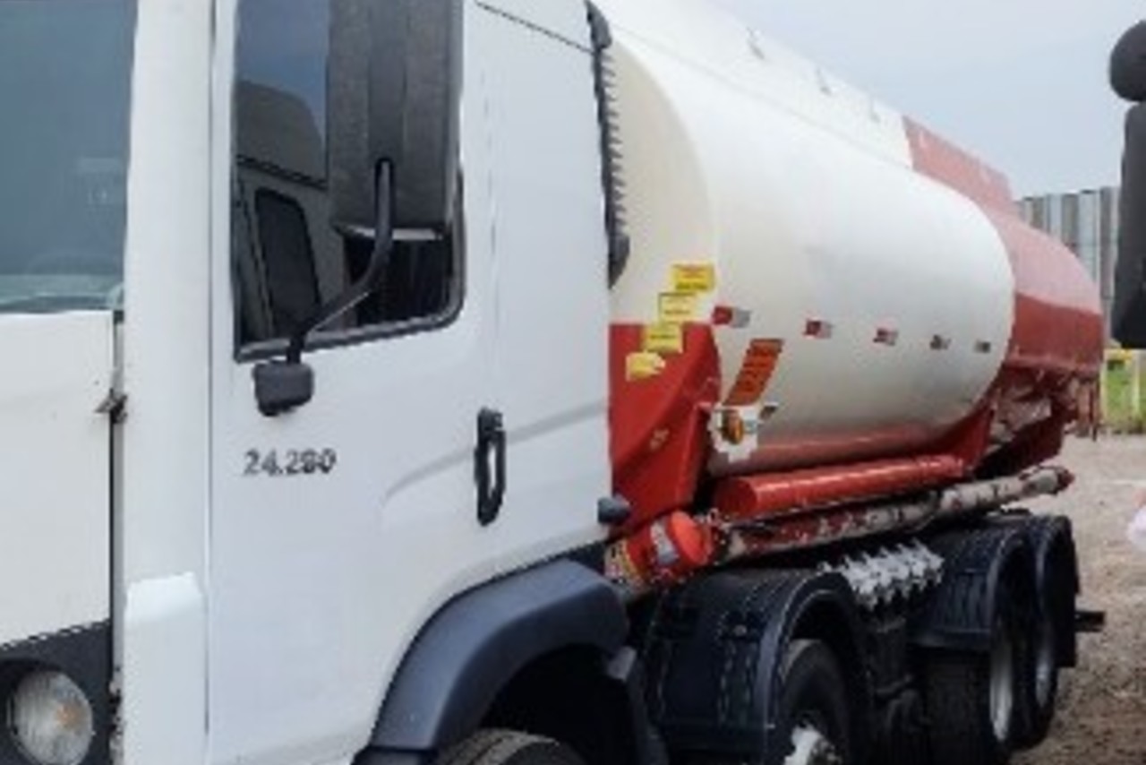 Volkswagen 24-280 E Constellation 6x2 - 13/13 4