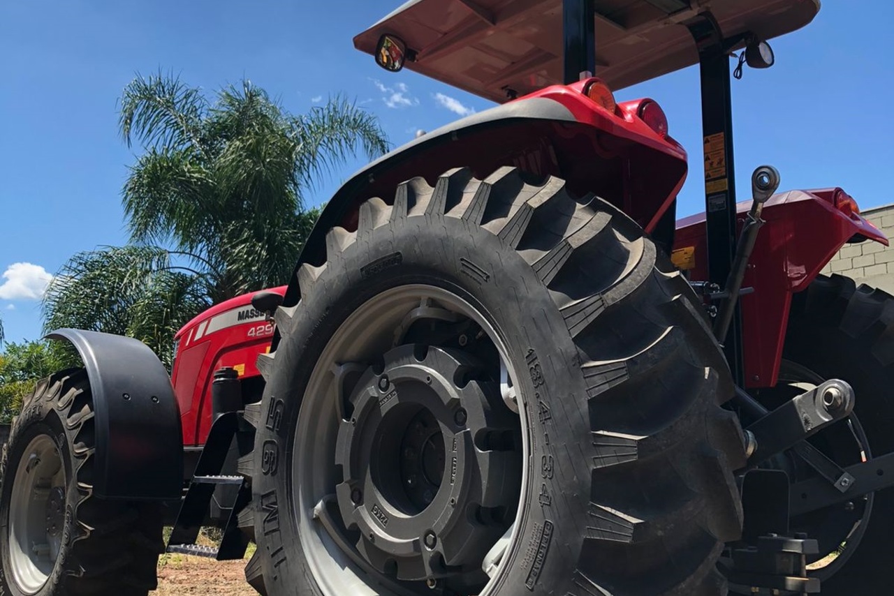 Massey Ferguson 4290 - 21 6