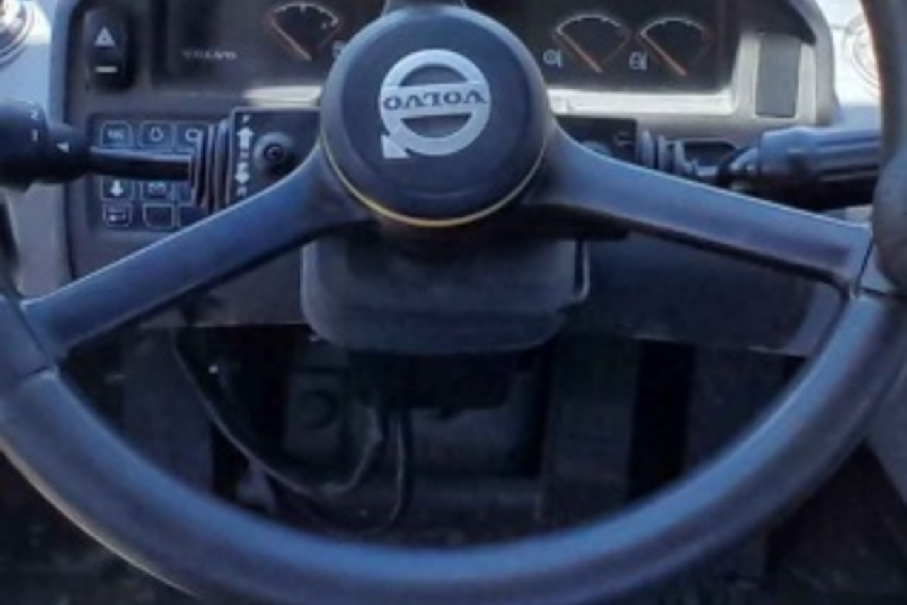 Volvo  L90 - 20/20 4