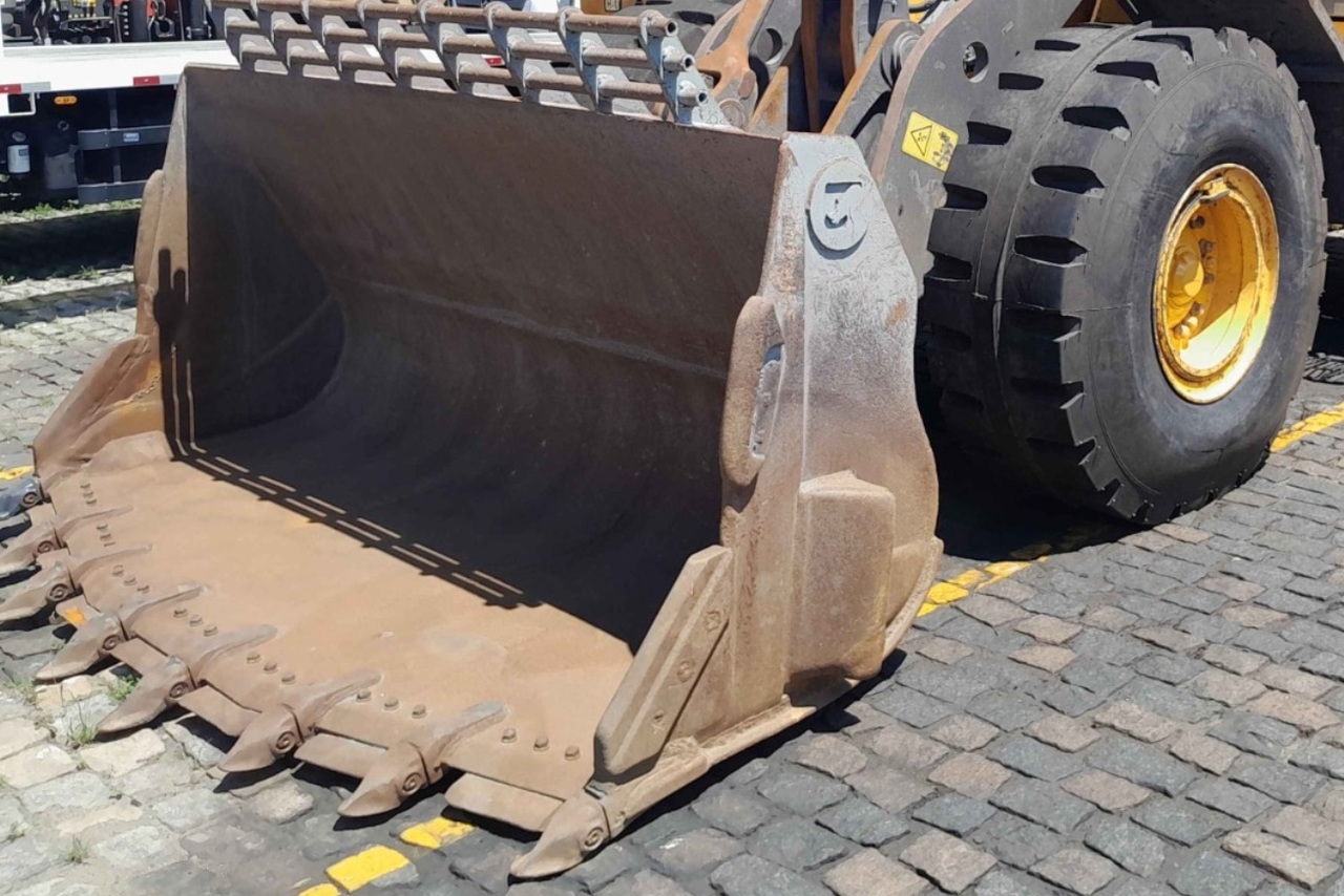 Volvo  L90 - 20/20 6