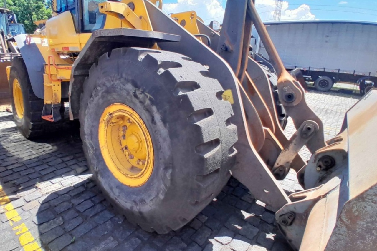 Volvo  L90 - 20/20 7