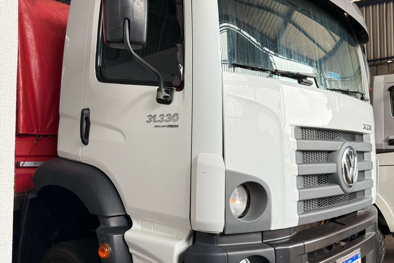 Volkswagen 31-330 E Constellation 6x4 - 16/17 6
