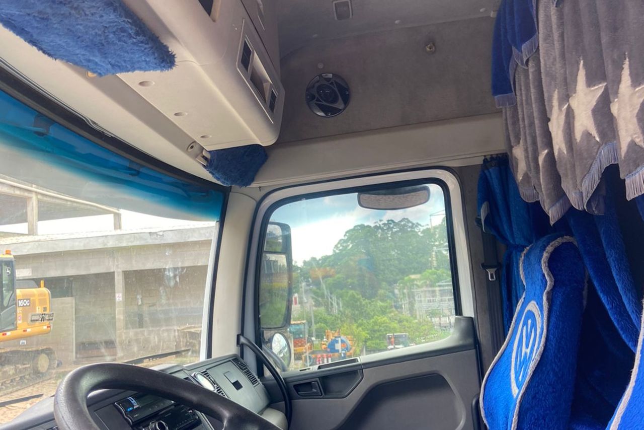 Volkswagen 25-360 6x2 Constellation - 10/10 13