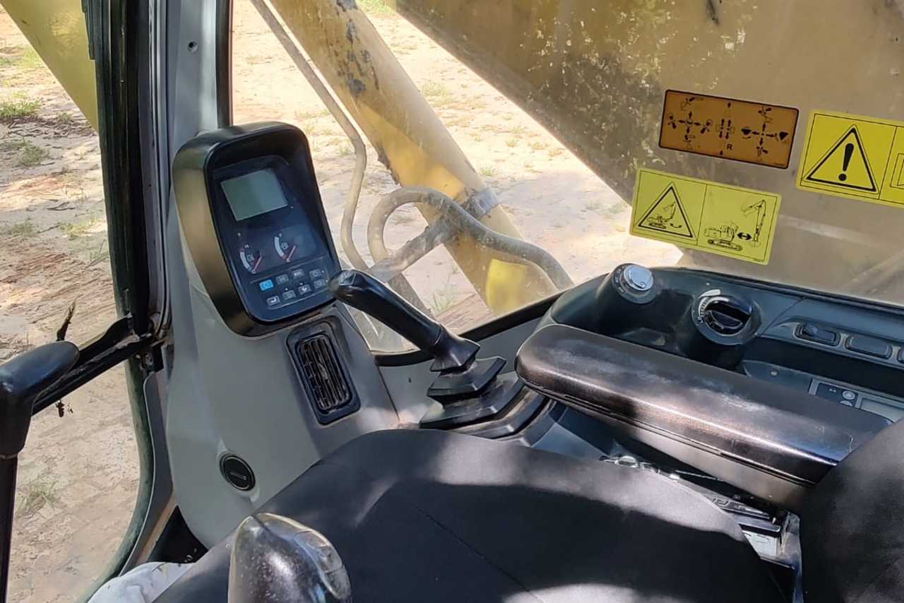 New Holland E215B - 12/12 4