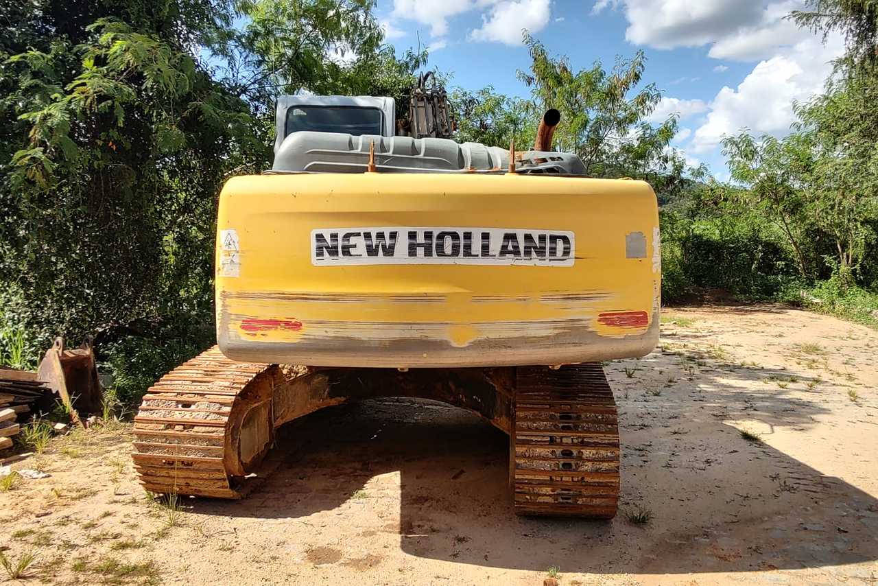 New Holland E215B - 12/12 7