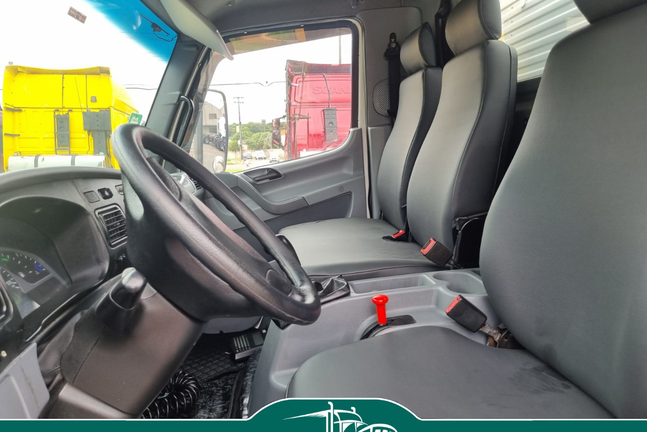 Mercedes Benz Accelo 915 - 10/11 7