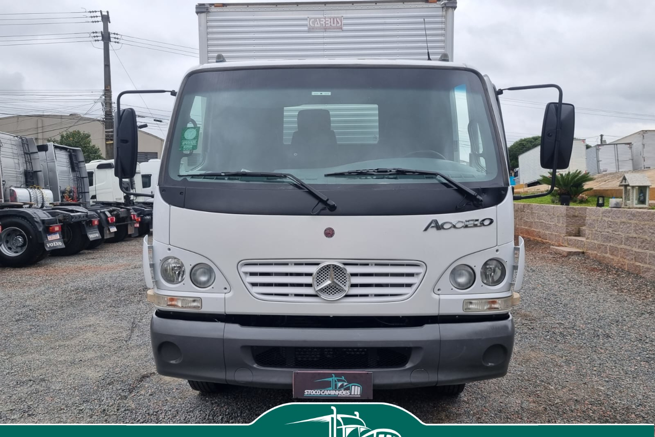 Mercedes Benz Accelo 915 - 10/11 10