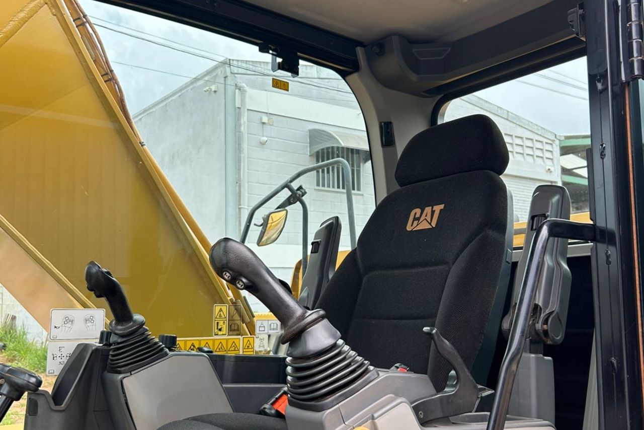 Caterpillar  320 - 22/22 6