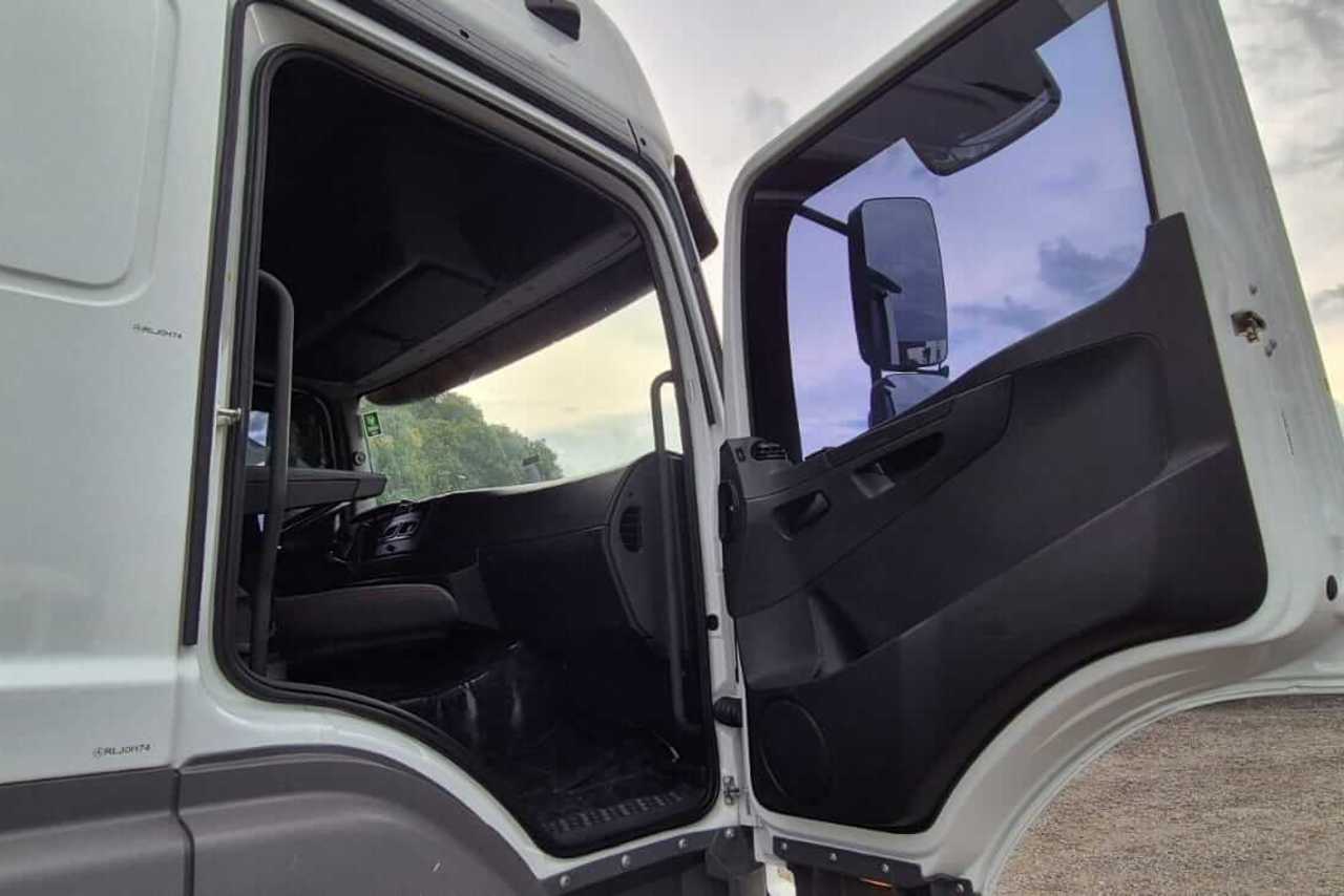 Mercedes Benz Axor 2536 - 21/21 9