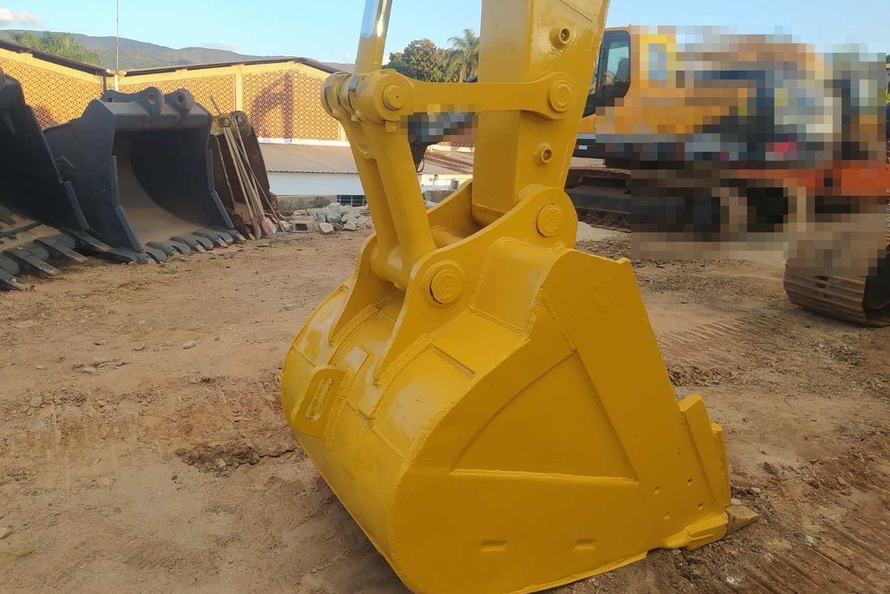 Komatsu PC200 - 18/18 8