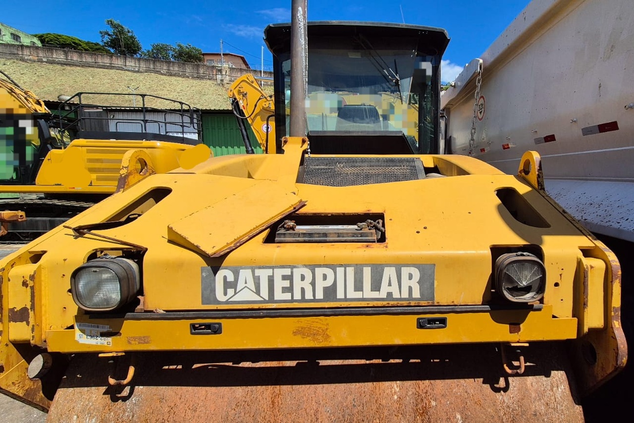 Caterpillar CB534D - 11/11 2