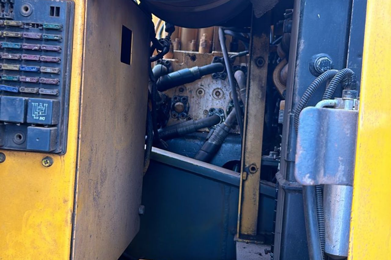 Hyundai R210 - 20/10 2