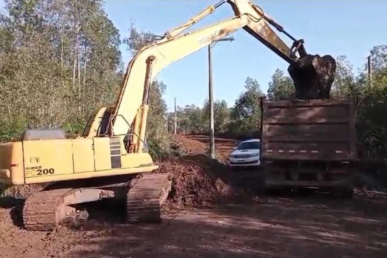 Komatsu PC200 - 06/06 4