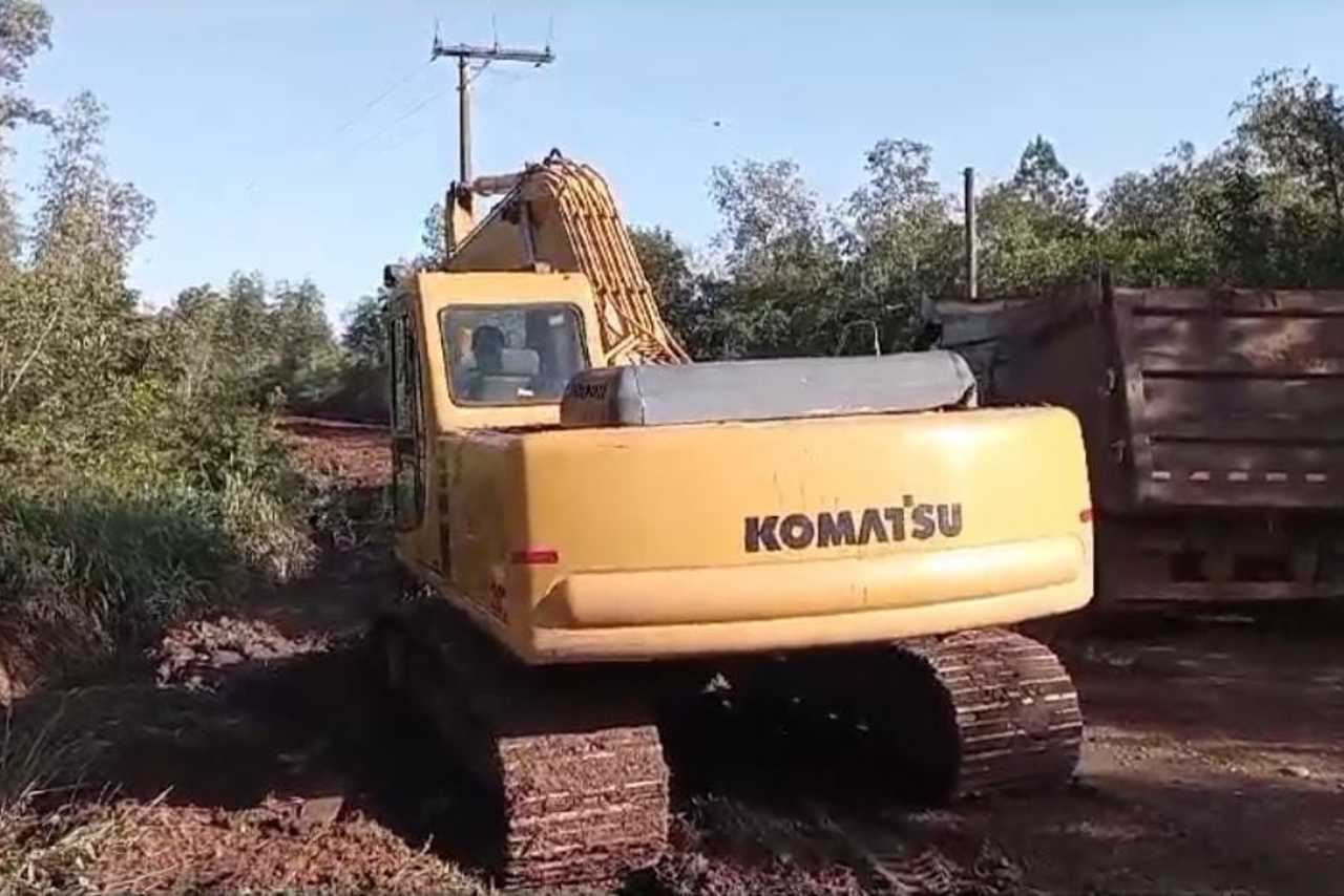 Komatsu PC200 - 06/06 9