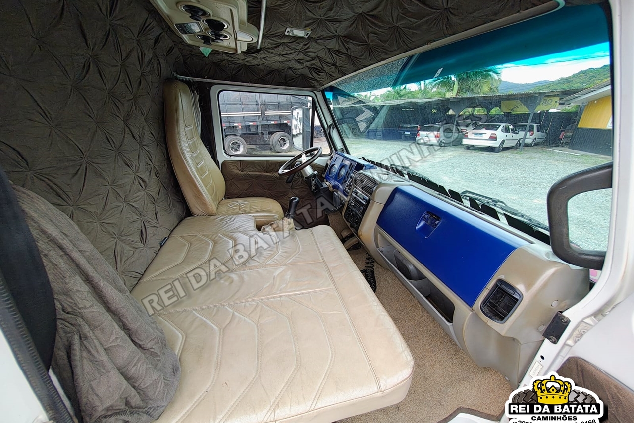 Volkswagen 8 120 - 02/02 12