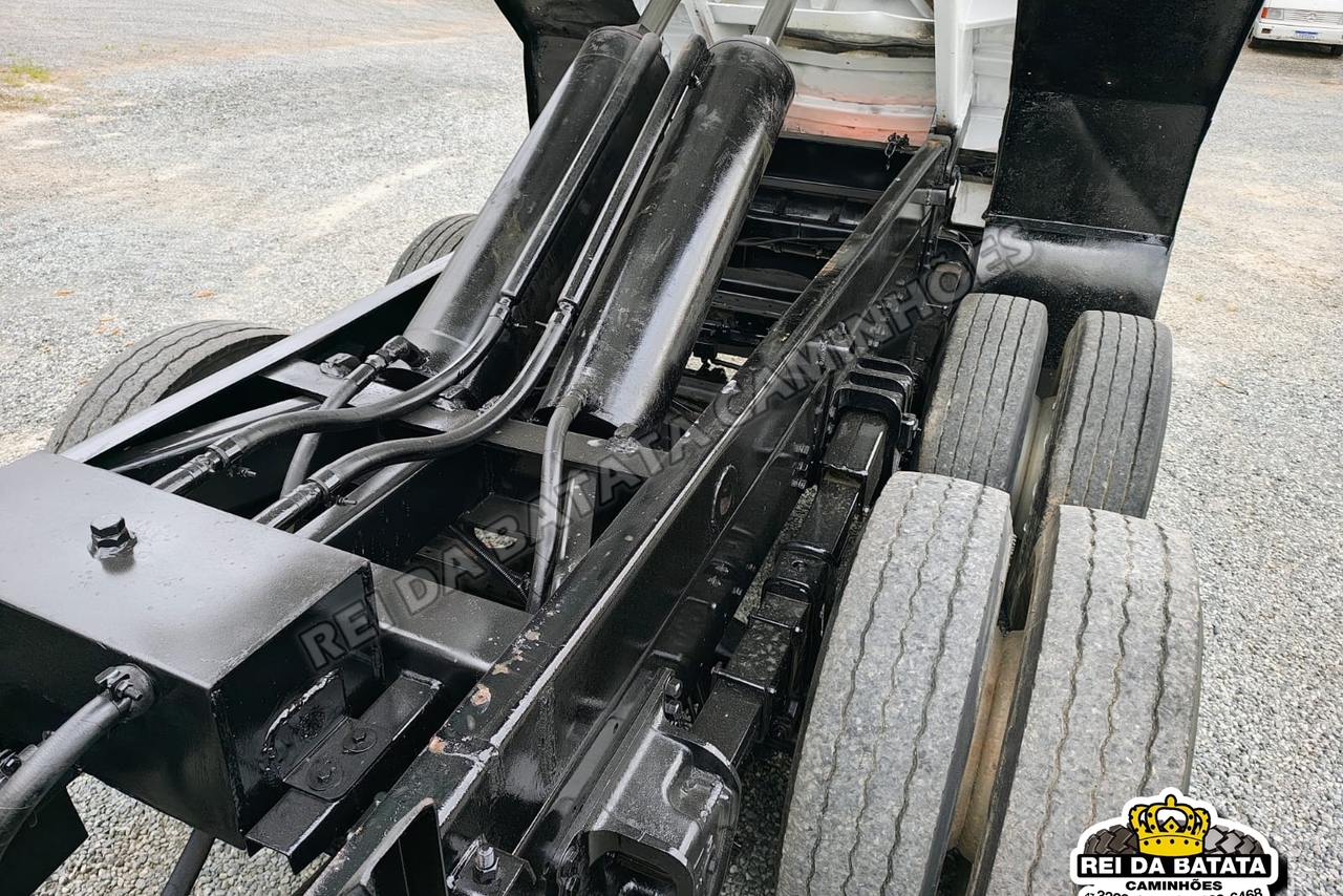 Ford Cargo2422 - 10/10 13
