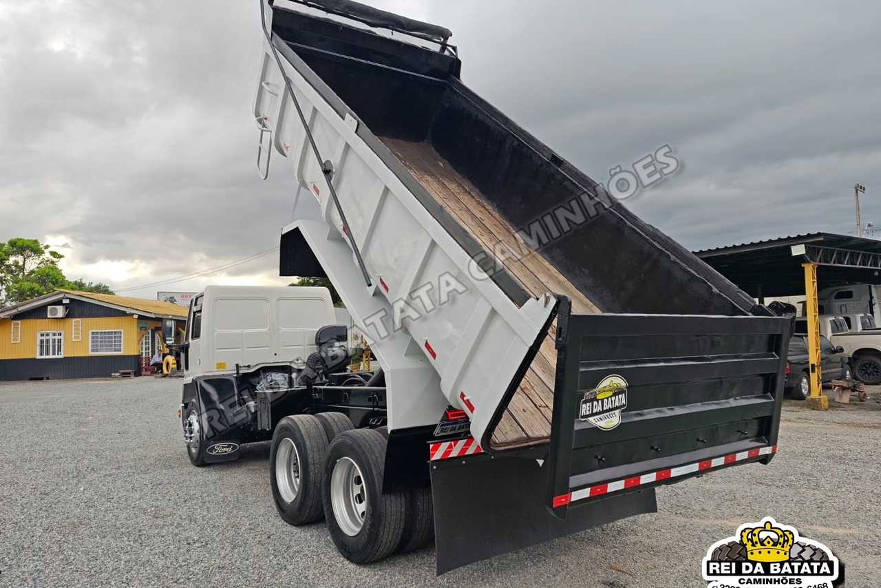 Ford Cargo2422 - 10/10 15