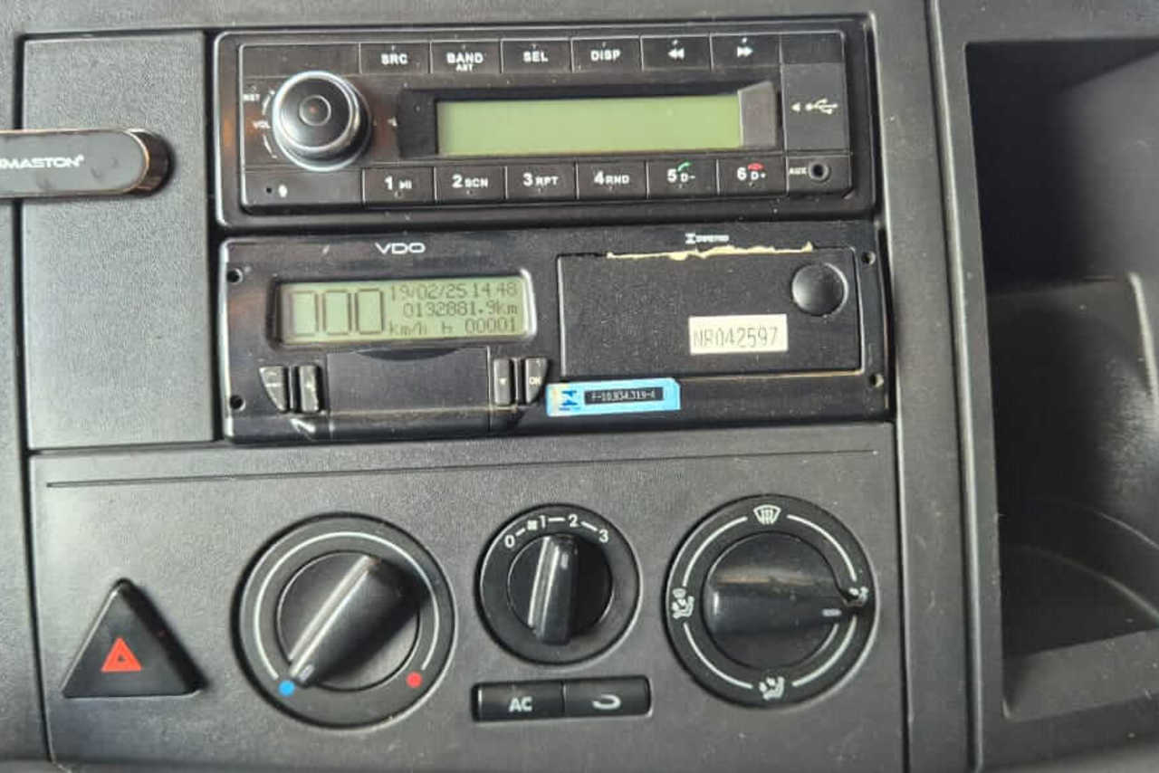 Volkswagen 31-280 E Constel. 6x4 - 21/22 13