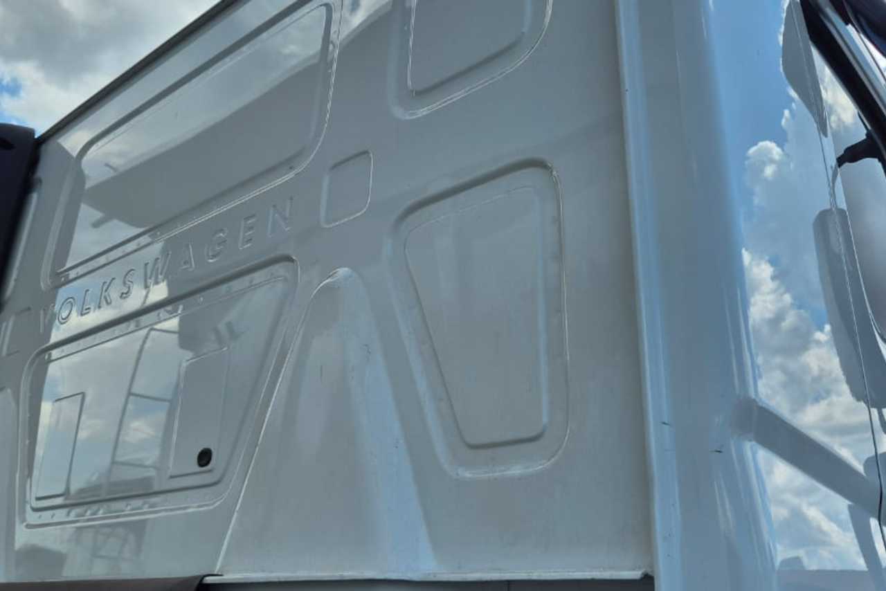 Volkswagen 31-280 E Constel. 6x4 - 21/22 18