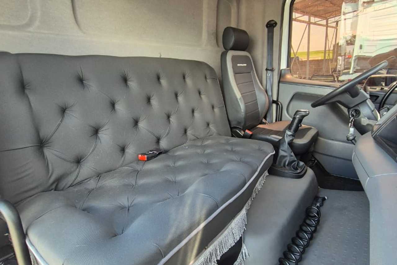 Volkswagen 31-280 E Constel. 6x4 - 21/22 19