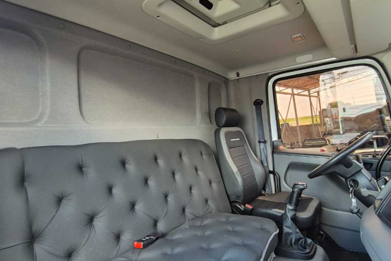 Volkswagen 31-280 E Constel. 6x4 - 21/22 20
