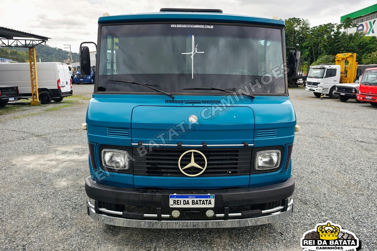 Mercedes Benz MB 608 - 84/84 2