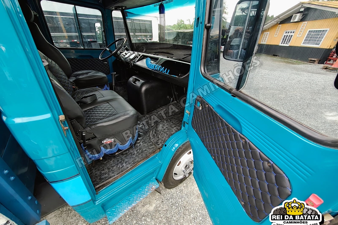 Mercedes Benz MB 608 - 84/84 15
