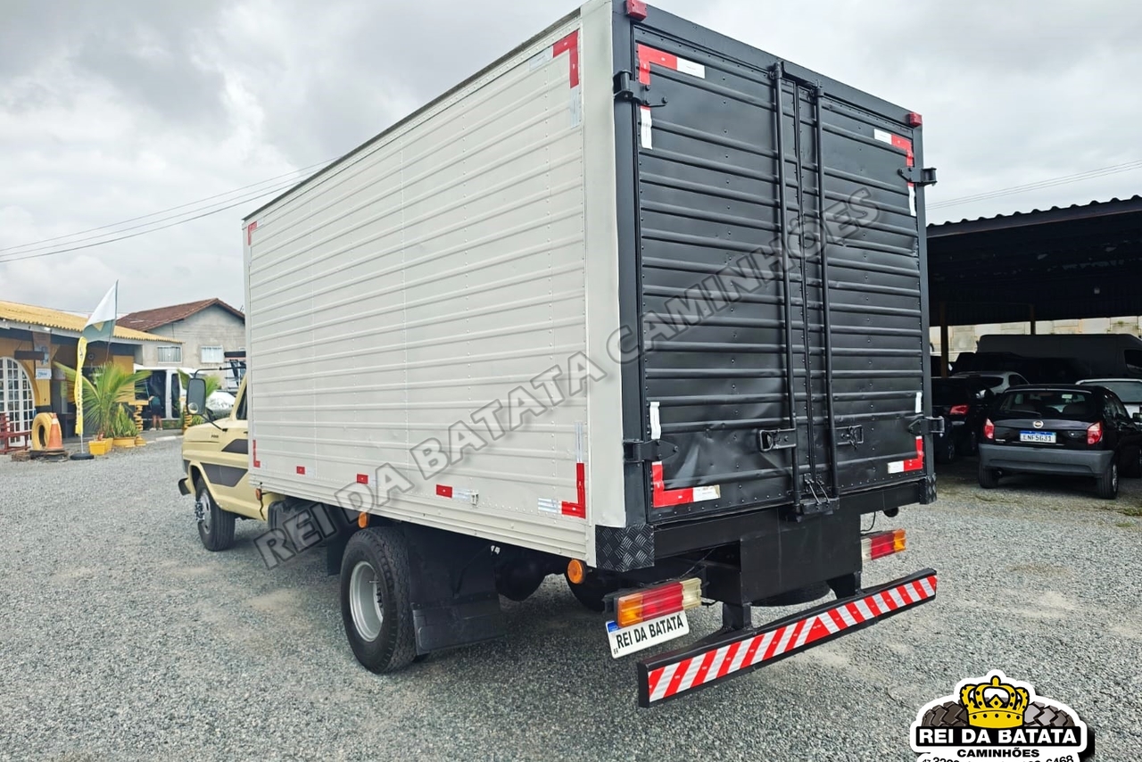 Ford F4000 - 76/76 4