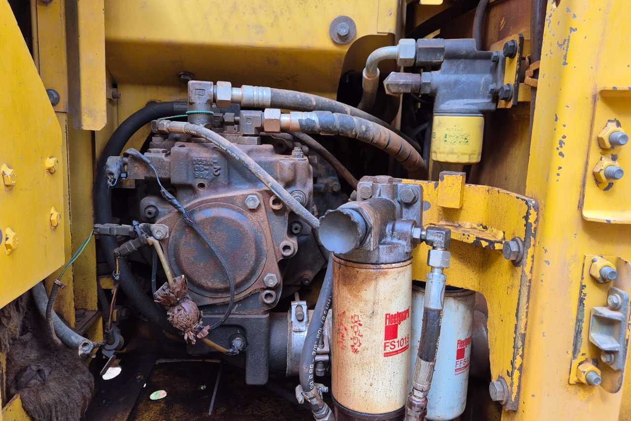 Komatsu PC130 - 12/12 14