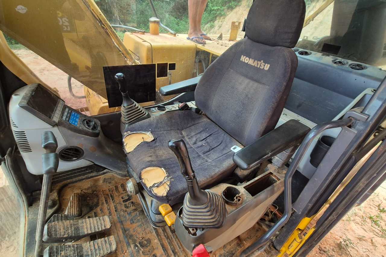 Komatsu PC130 - 12/12 15