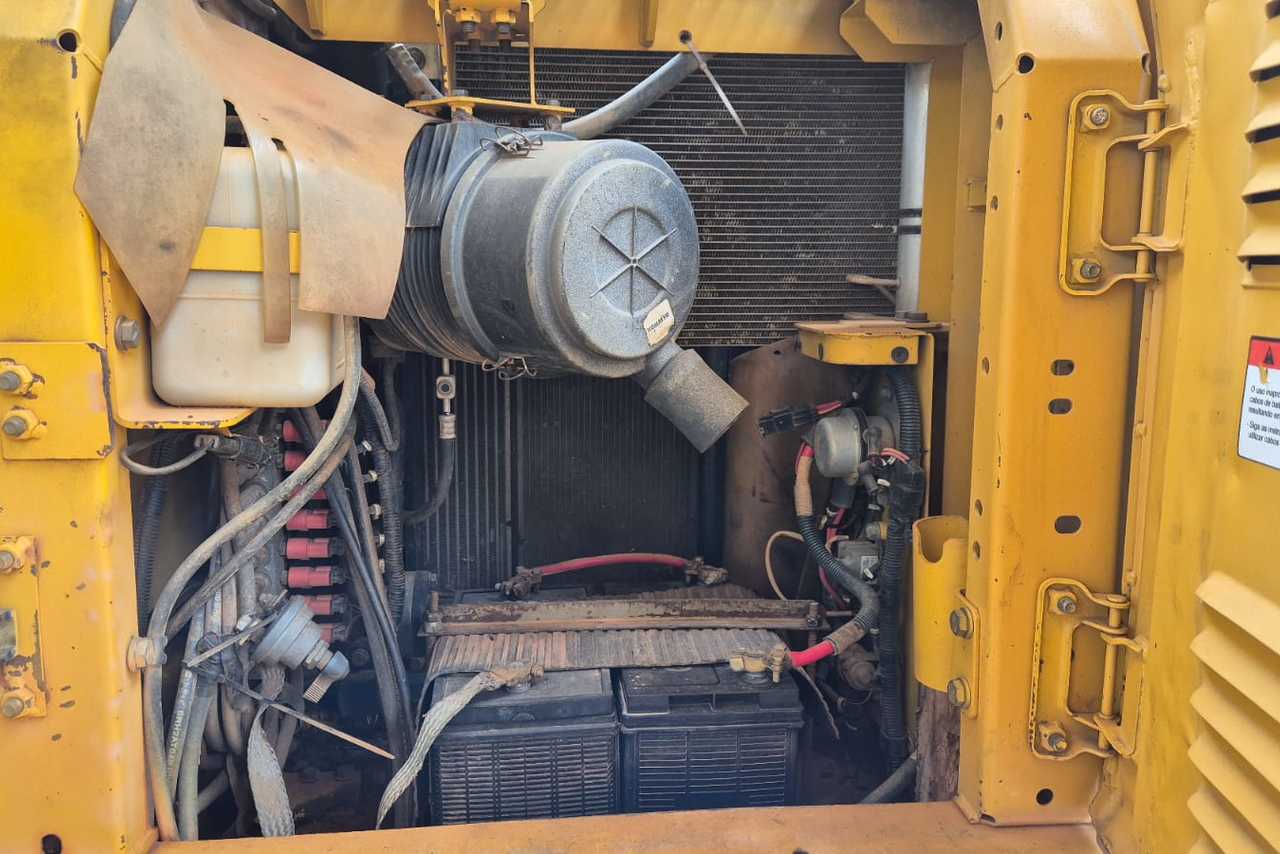 Komatsu PC130 - 12/12 16