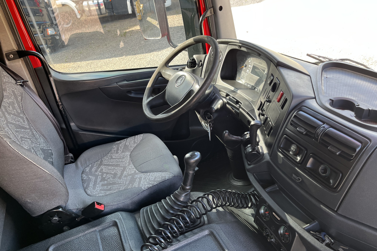 Mercedes Benz Axor 1933 - 12/12 13