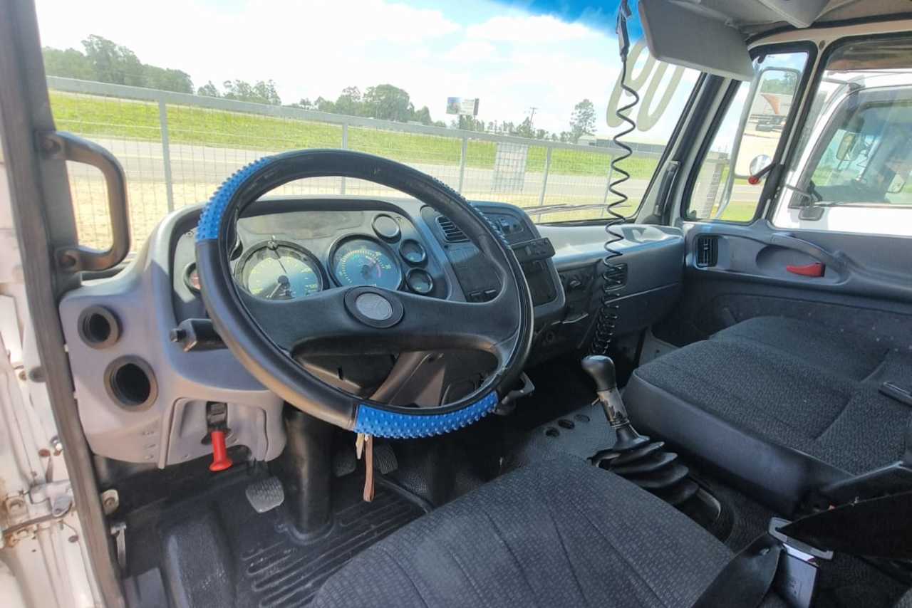 Mercedes Benz MB 1718 - 09/09 3