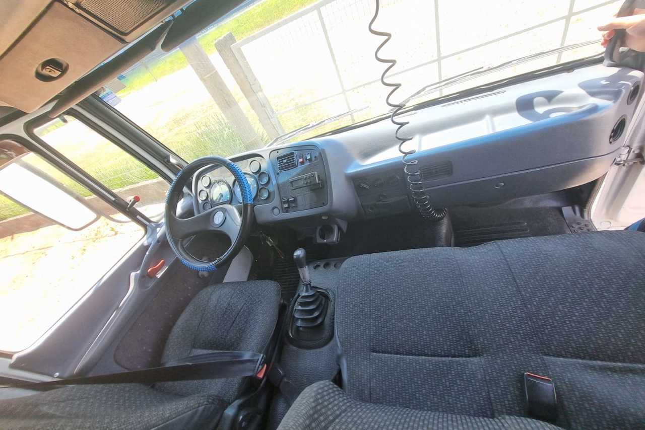 Mercedes Benz MB 1718 - 09/09 4