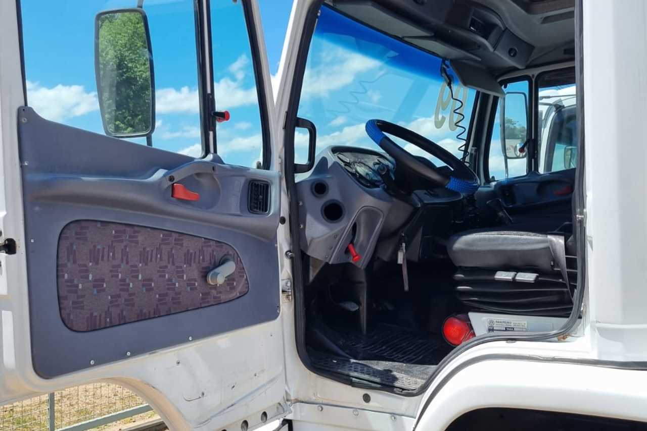 Mercedes Benz MB 1718 - 09/09 5