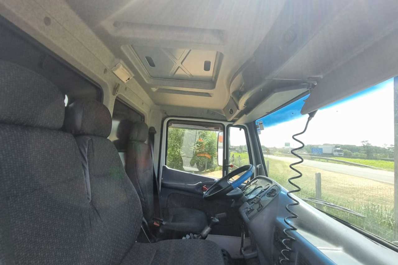 Mercedes Benz MB 1718 - 09/09 7