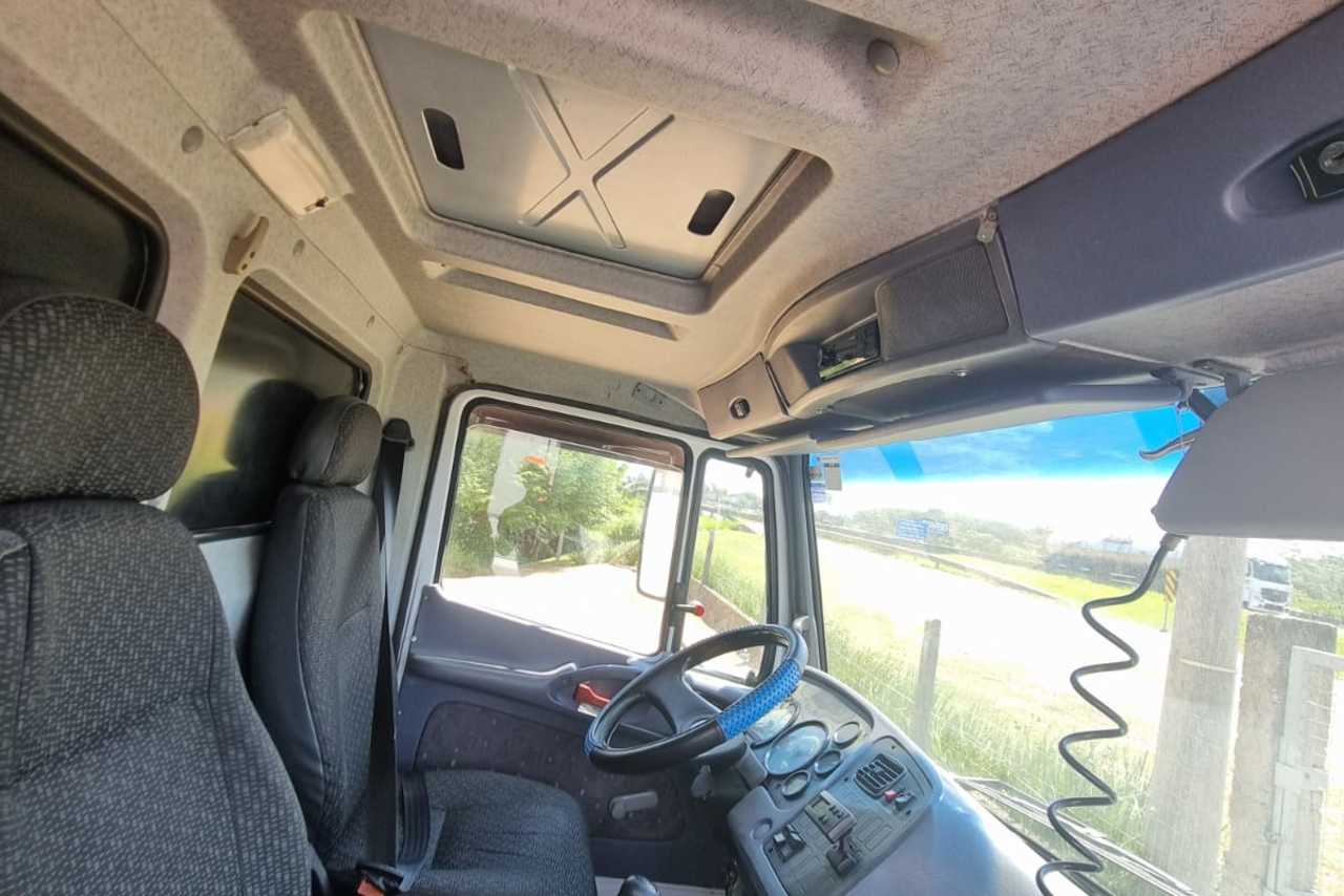 Mercedes Benz MB 1718 - 09/09 9