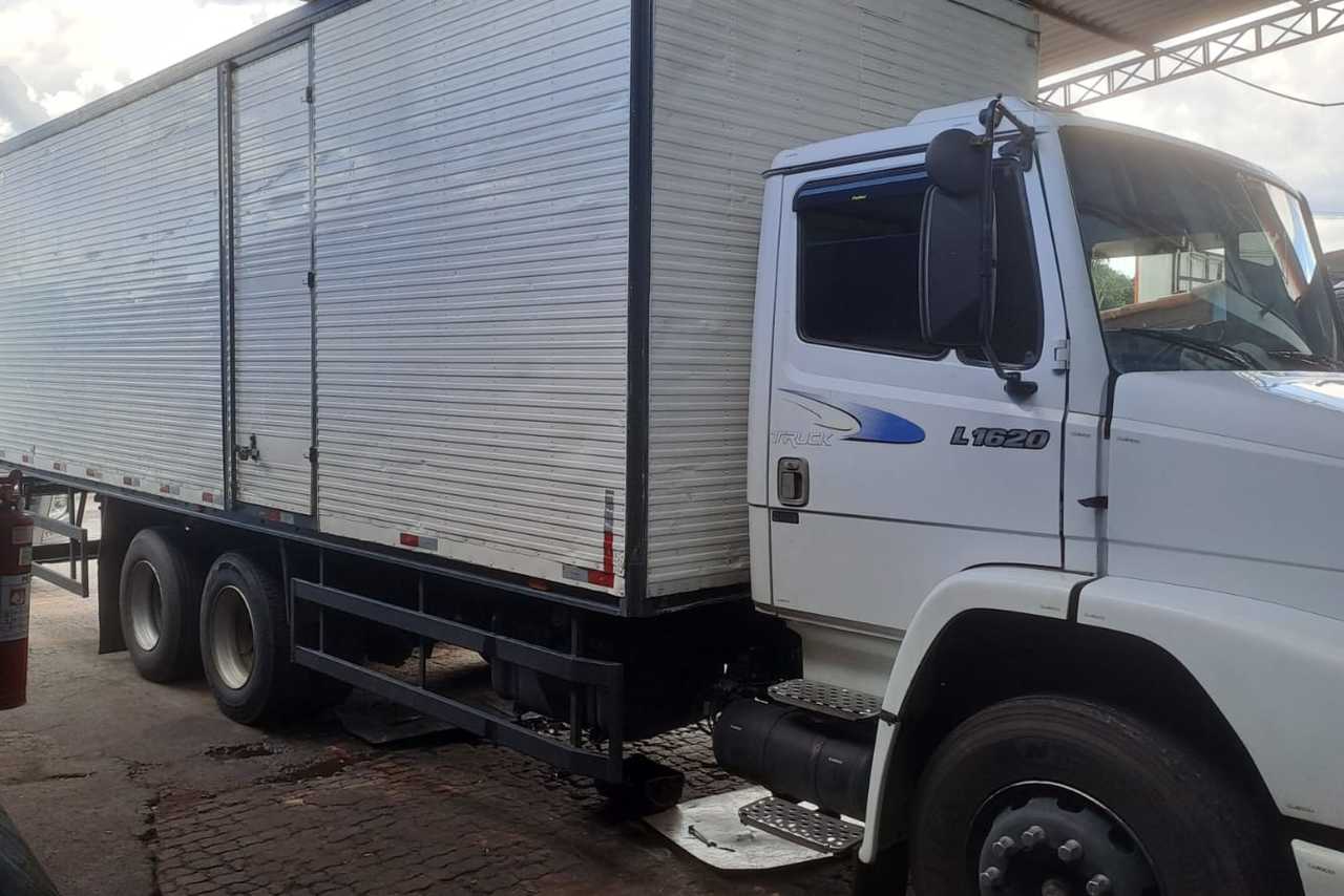 Mercedes Benz MB 1620 - 02/02 5