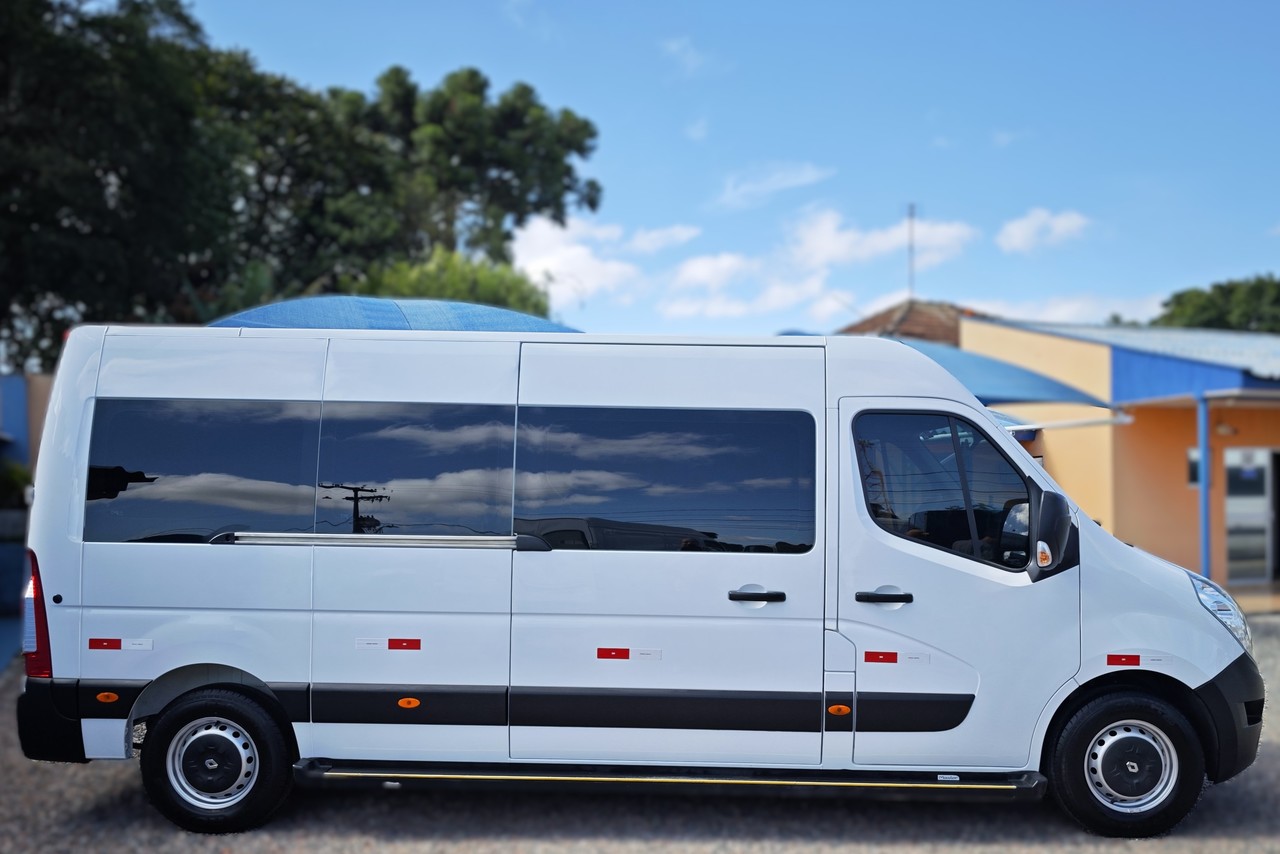 Renault Master Executive - 19/20 9