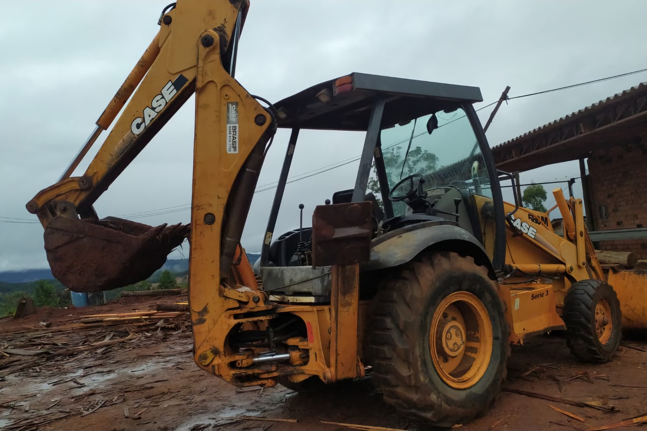 Case 580M - 06/06 2