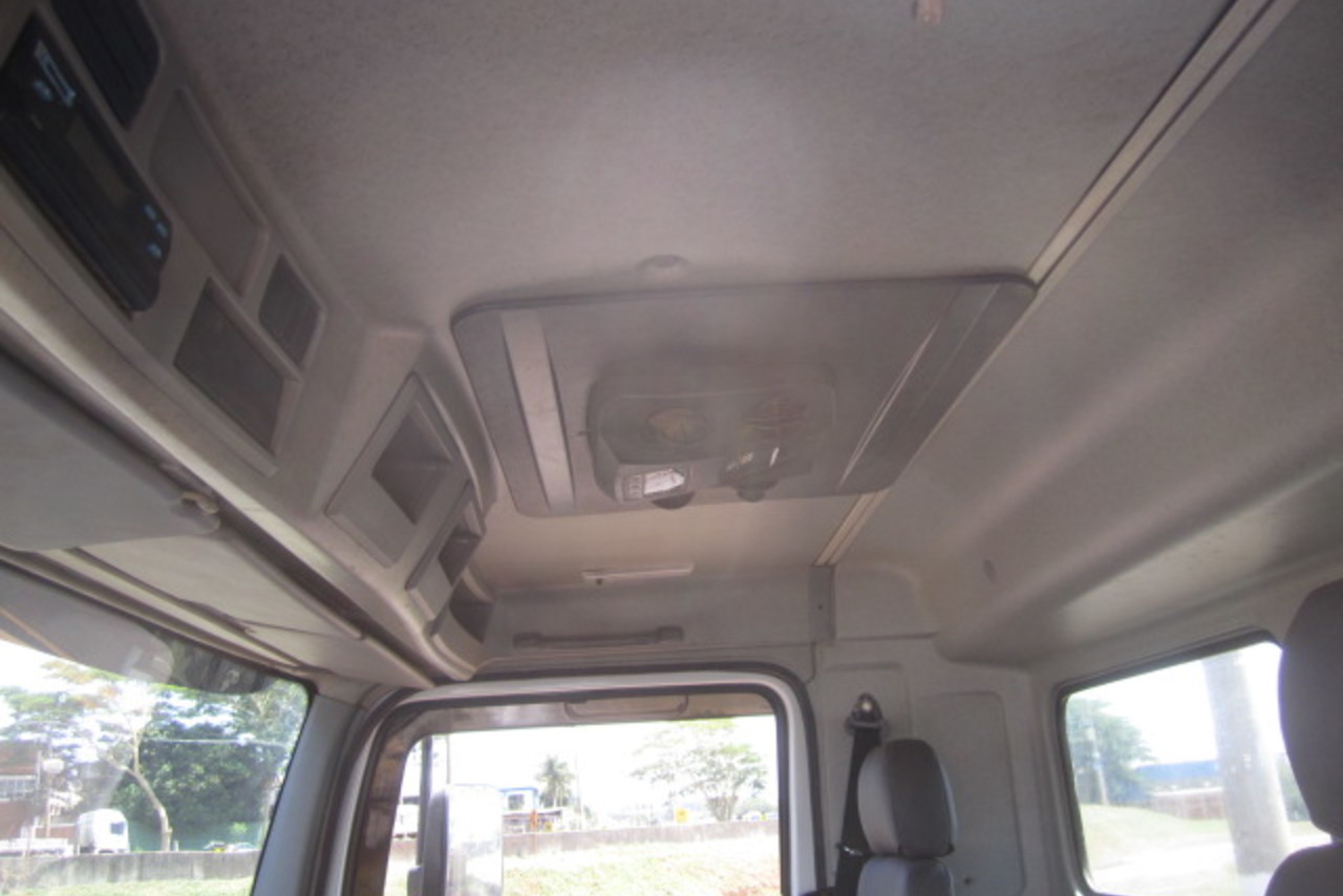 Mercedes Benz Axor 2831 - 08/08 8