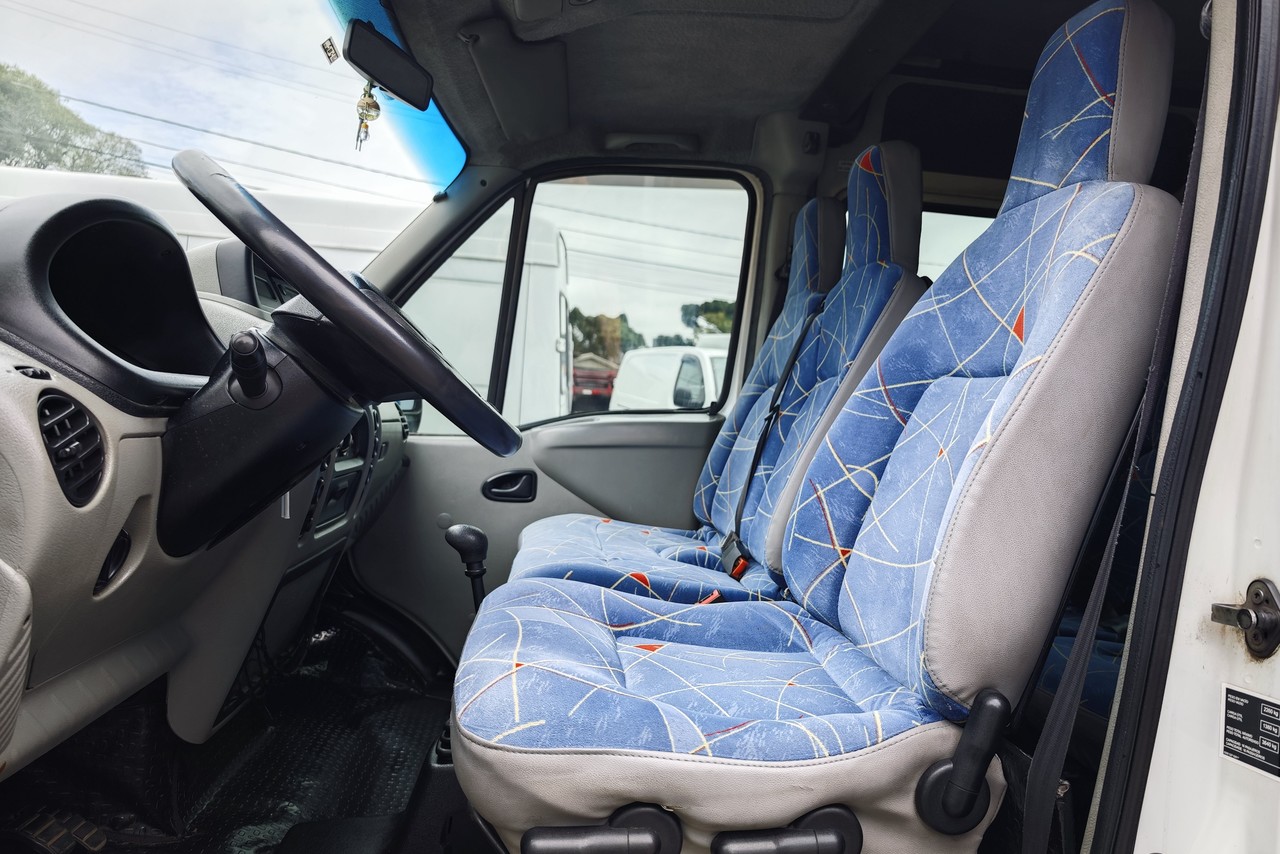 Renault Master Minibus - 07/08 3