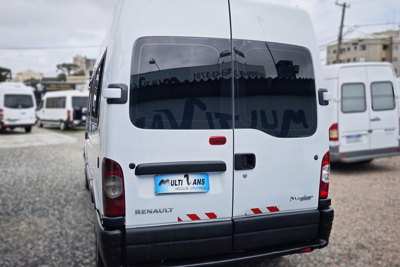 Renault Master Minibus - 07/08 11