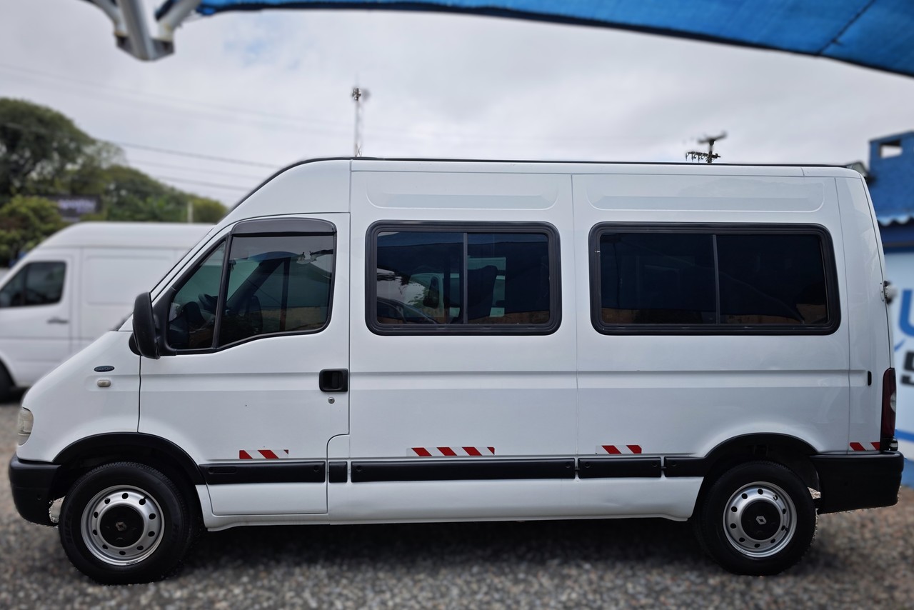 Renault Master Minibus - 07/08 14