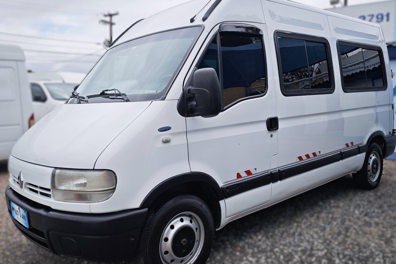 Renault Master Minibus - 07/08 15